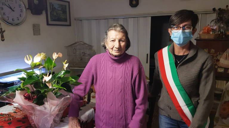 Russi, gli splendidi 101 anni di Domenica Malmesi Russi, gli splendidi 101 anni di Domenica Malmesi