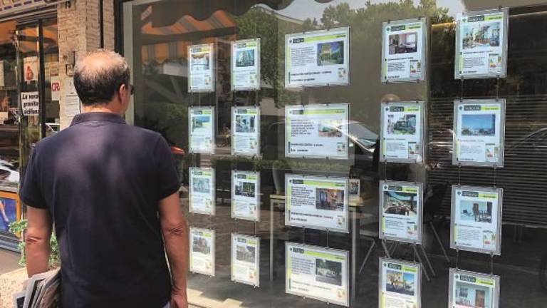 «Niente case in affitto agli stranieri» Porte chiuse a una coppia per 5 volte «Niente case in affitto agli stranieri» Porte chiuse a una coppia per 5 volte