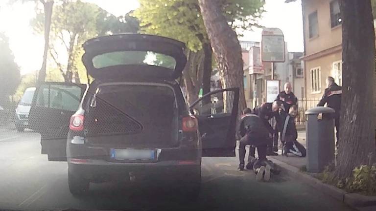 Omicidio di Rimini, la supertestimone inchioda il killer: «Ho visto la vittima stesa a terra» Omicidio di Rimini, la supertestimone inchioda il killer: «Ho visto la vittima stesa a terra»
