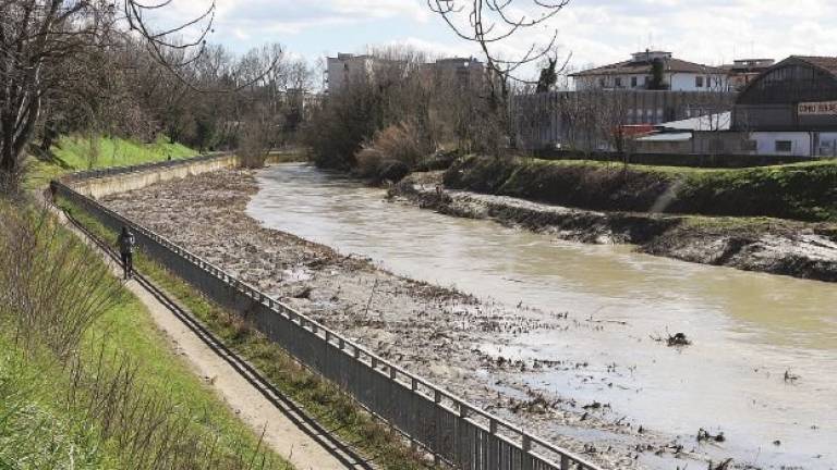 I fiumi in piena non fanno paura ma ci sono già danni per milioni I fiumi in piena non fanno paura ma ci sono già danni per milioni