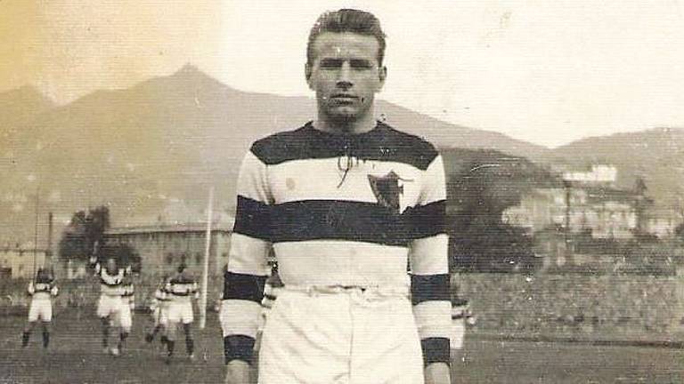 Azzurro di Imola negli anni ’30, la Federugby consegna il “cap” alle figlie Azzurro di Imola negli anni ’30, la Federugby consegna il “cap” alle figlie
