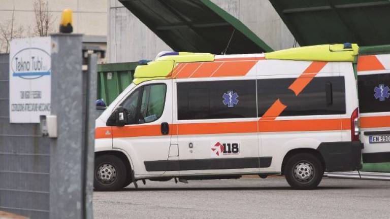 Malore mentre guida il muletto: muore un operaio di 48 anni Malore mentre guida il muletto: muore un operaio di 48 anni