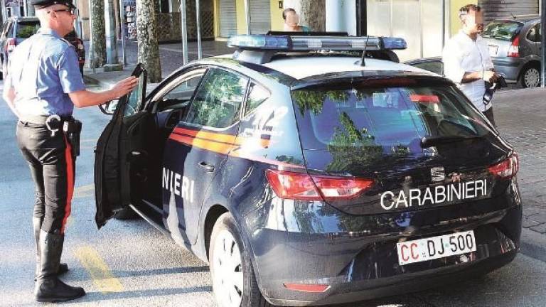 Ventenne in cerca di soldi per la droga pesta la mamma e le rompe una gamba Ventenne in cerca di soldi per la droga pesta la mamma e le rompe una gamba