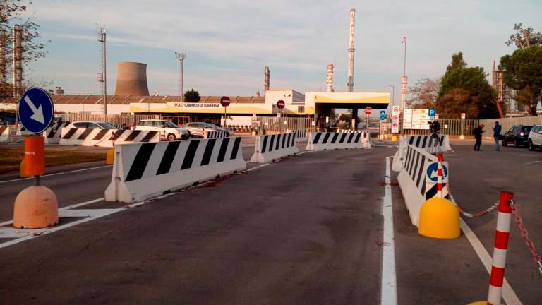 Ravenna, la morte sul lavoro al polo chimico. I Cobas: “Non possiamo smettere di indignarci” Ravenna, la morte sul lavoro al polo chimico. I Cobas: “Non possiamo smettere di indignarci”