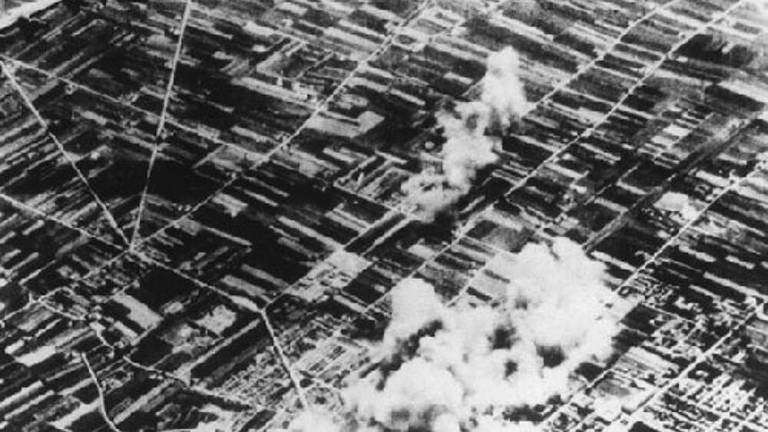 Forlì, targa per il bombardamento del 25 agosto 1944 Forlì, targa per il bombardamento del 25 agosto 1944