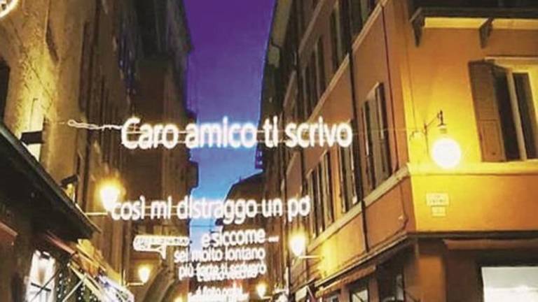 Luminarie parlanti, Lucio Dalla rivive dalle mani di un artista di Santarcangelo Luminarie parlanti, Lucio Dalla rivive dalle mani di un artista di Santarcangelo