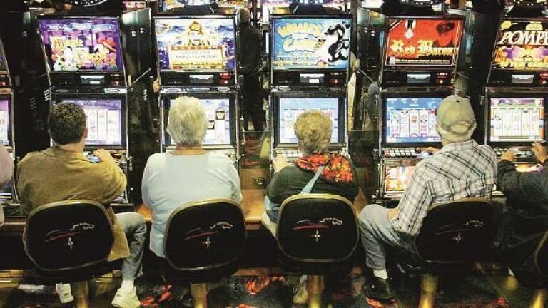 Sale slot e giochi d'azzardo, in vigore da venerdì il nuovo regolamento Sale slot e giochi d'azzardo, in vigore da venerdì il nuovo regolamento