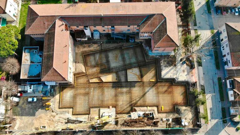 Il cantiere della nuova scuola Il cantiere della nuova scuola