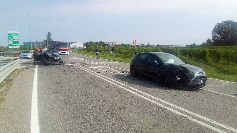 Ravenna, incidente all'uscita di Cotignola sulla A14 bis: 7 feriti Ravenna, incidente all'uscita di Cotignola sulla A14 bis: 7 feriti