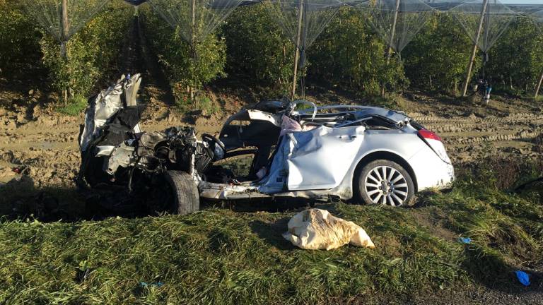 Alfonsine, incidente tir-auto. Due feriti. Bretella chiusa Alfonsine, incidente tir-auto. Due feriti. Bretella chiusa