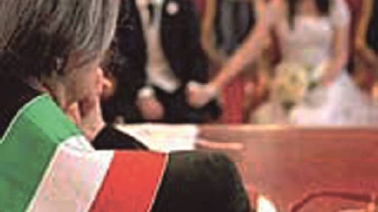 Ravenna, chiede 5mila euro a spacciatore per farsi sposare e avere la cittadinanza Ravenna, chiede 5mila euro a spacciatore per farsi sposare e avere la cittadinanza