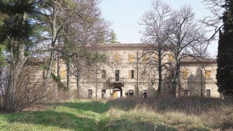 Cesena, all'asta fallimentare la storica villa erede del castello di Carpineta Cesena, all'asta fallimentare la storica villa erede del castello di Carpineta