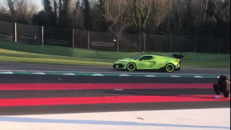 A Imola la Supercar italiana firmata da Loris Capirossi: da 0 a 200 all'ora in 10 secondi VIDEO A Imola la Supercar italiana firmata da Loris Capirossi: da 0 a 200 all'ora in 10 secondi VIDEO