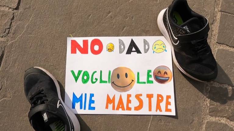 Imola, ancora una volta in piazza per riaprire le scuole Imola, ancora una volta in piazza per riaprire le scuole