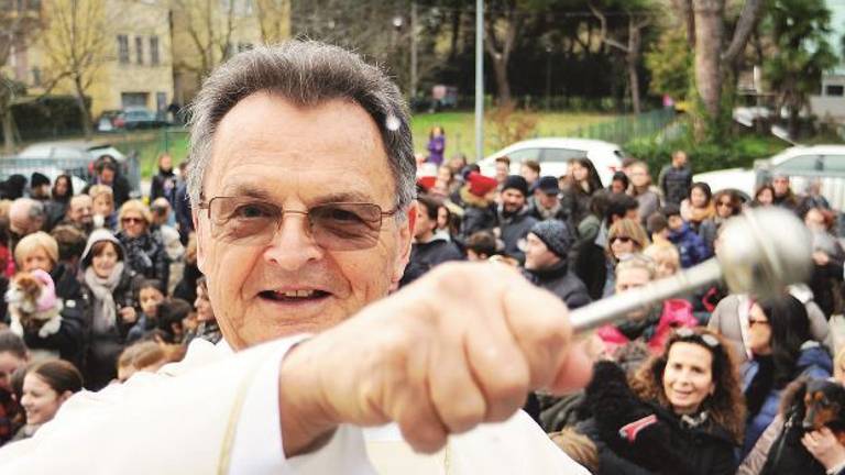 C’è un lascito per la sua parrocchia. Sacerdote di Riccione smaschera truffatore C’è un lascito per la sua parrocchia. Sacerdote di Riccione smaschera truffatore