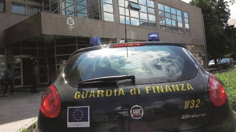 Fiume di soldi tra Rimini e San Marino: sequestri per 7 milioni Fiume di soldi tra Rimini e San Marino: sequestri per 7 milioni