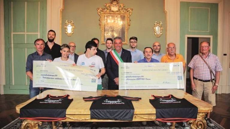 Scarpinata Solidale 2018: consegnati i mega assegni Scarpinata Solidale 2018: consegnati i mega assegni