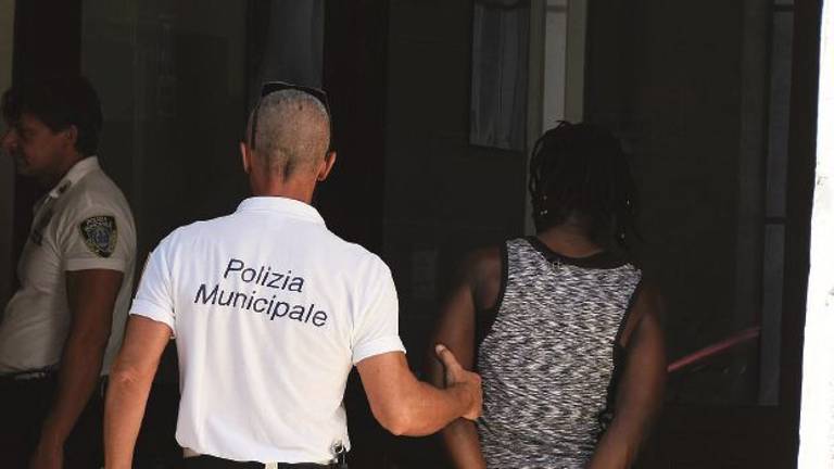 Reati a raffica ma resta in libertà: un'altra denuncia Reati a raffica ma resta in libertà: un'altra denuncia