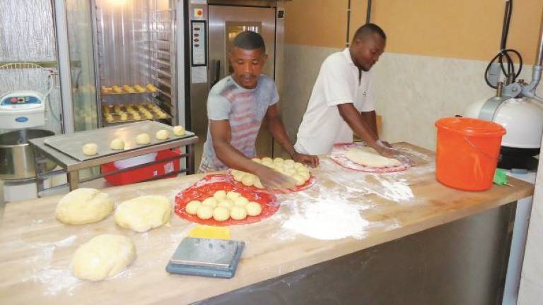 La Bassini di Forlì insegna l'arte del pane in Congo La Bassini di Forlì insegna l'arte del pane in Congo