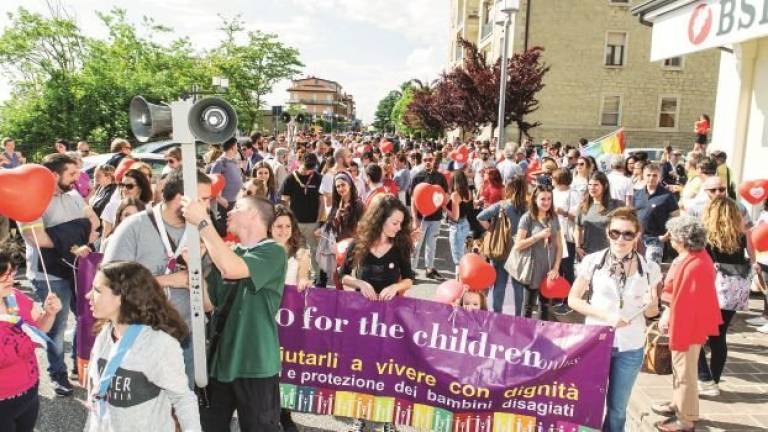La “Marcia contro l’odio” raduna un migliaio di persone La “Marcia contro l’odio” raduna un migliaio di persone
