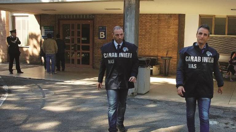 Caso Poggiali, chiesto il rinvio a giudizio per l'ex primario e l'allora caposala Caso Poggiali, chiesto il rinvio a giudizio per l'ex primario e l'allora caposala