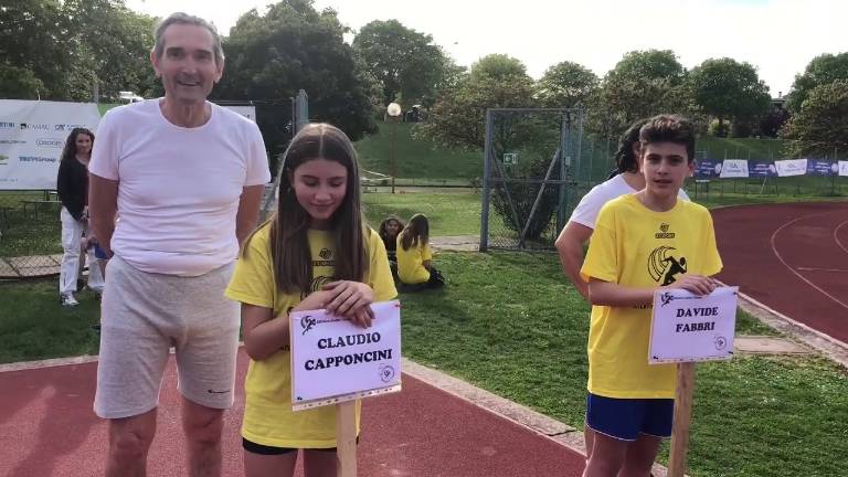 Sfida di atletica a Cesena tra i candidati sindaco. Vince Lattuca - VIDEO Sfida di atletica a Cesena tra i candidati sindaco. Vince Lattuca - VIDEO