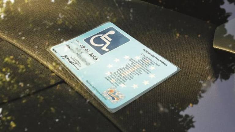 Ravenna, usa il pass invalidi del compagno: denunciata Ravenna, usa il pass invalidi del compagno: denunciata