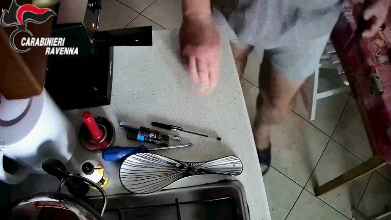 Faenza, veleno nel caffè della ex moglie: il video Faenza, veleno nel caffè della ex moglie: il video