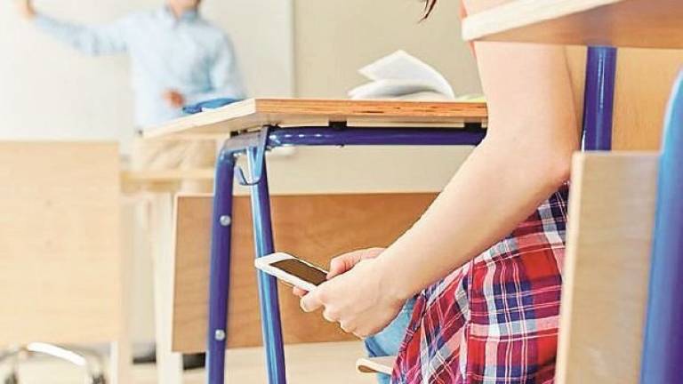 Rimini, la preside: studenti in gita senza tablet e cellulare Rimini, la preside: studenti in gita senza tablet e cellulare