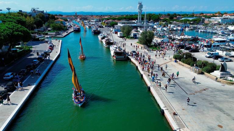 “Cesenatico per la Pace”: le barche storiche e la motonave per invocare lo stop alle armi a Gaza VIDEO GALLERY “Cesenatico per la Pace”: le barche storiche e la motonave per invocare lo stop alle armi a Gaza VIDEO GALLERY