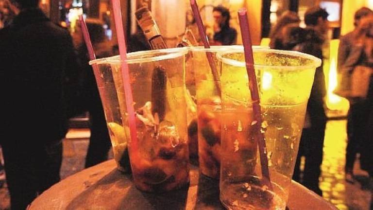 Cocktail serviti a minorenni, sanzionato locale della movida di Riccione Cocktail serviti a minorenni, sanzionato locale della movida di Riccione