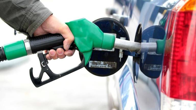 Benzina, a Ravenna superati per la prima volta i 2 euro al litro Benzina, a Ravenna superati per la prima volta i 2 euro al litro