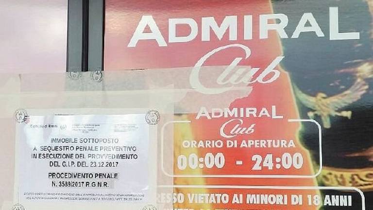 Raffica di violazioni, sequestrata la maxi sala slot della Novomatic Raffica di violazioni, sequestrata la maxi sala slot della Novomatic