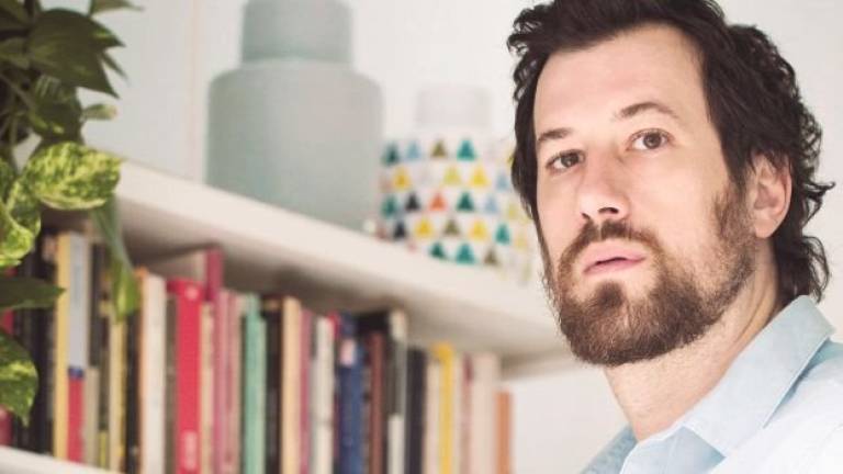 La fedeltà è una lotta politicamente sentimentale La fedeltà è una lotta politicamente sentimentale