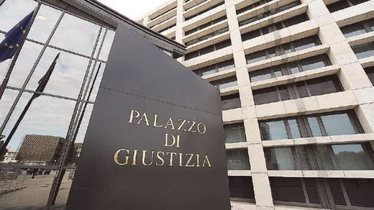 Rimini, sparì con i soldi dei clienti: promotore a processo Rimini, sparì con i soldi dei clienti: promotore a processo