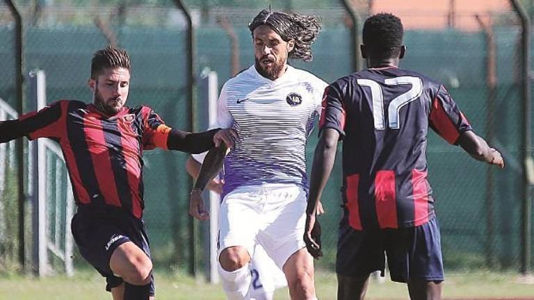 Santarcangelo, arrivato uno stipendio, ma si anima il mercato Santarcangelo, arrivato uno stipendio, ma si anima il mercato