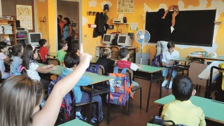 Posti a rischio per 350 insegnanti col diploma magistrale cancellati dal Consiglio di Stato Posti a rischio per 350 insegnanti col diploma magistrale cancellati dal Consiglio di Stato