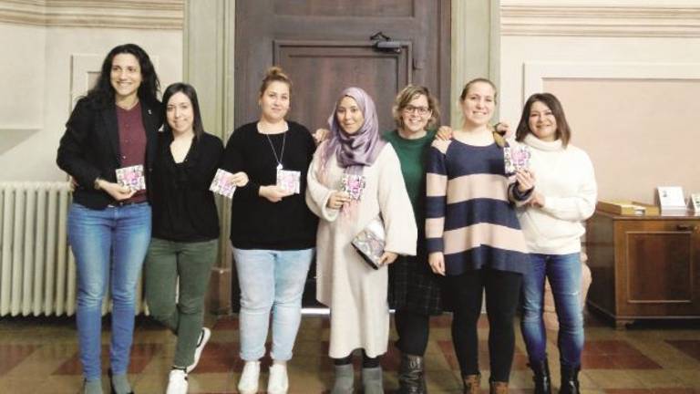 Donne: guida ai servizi del territorio pensata dalle giovani e per le giovani Donne: guida ai servizi del territorio pensata dalle giovani e per le giovani