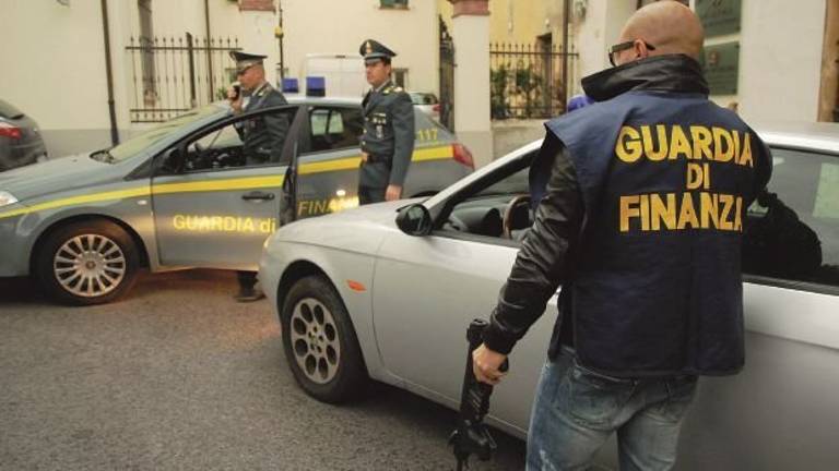 Bancario arrestato per mafia. Il giudice conferma il licenziamento Bancario arrestato per mafia. Il giudice conferma il licenziamento
