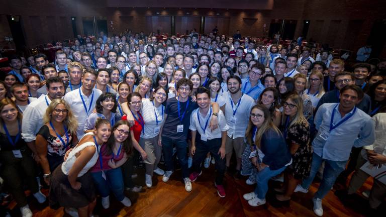 Rimini. Bellucci tra i duecento giovani alla scuola politica di Renzi Rimini. Bellucci tra i duecento giovani alla scuola politica di Renzi