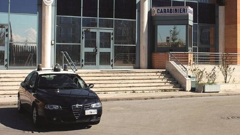 Sente gridare e pensa a stupro in condominio a Ravenna. Ma facevano sesso nell’androne Sente gridare e pensa a stupro in condominio a Ravenna. Ma facevano sesso nell’androne