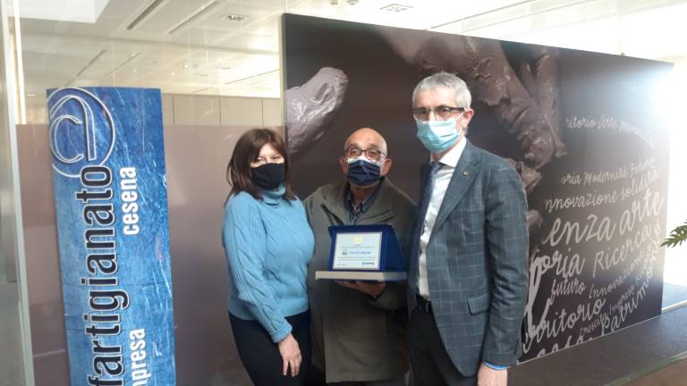 Cesena, camionista da 42 anni, premio a Franco Brighi: E ho ancora tanti progetti Cesena, camionista da 42 anni, premio a Franco Brighi: E ho ancora tanti progetti