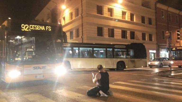 Dopo aver bloccato il traffico a Cesena, abbandona anche l'ospedale Dopo aver bloccato il traffico a Cesena, abbandona anche l'ospedale