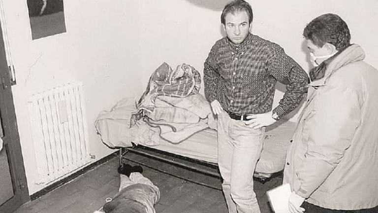 Diciotto anni dopo la mattanza si uccide con una coltellata al petto Diciotto anni dopo la mattanza si uccide con una coltellata al petto