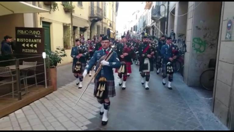 Dal Canada a Ravenna per la Liberazione. Corteo in musica - VIDEO Dal Canada a Ravenna per la Liberazione. Corteo in musica - VIDEO