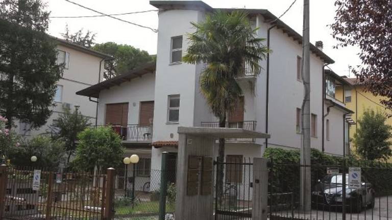 Diede fuoco alla casa dell’ex per gelosia a Castrocaro. Ora sarà obbligata a stargli lontano Diede fuoco alla casa dell’ex per gelosia a Castrocaro. Ora sarà obbligata a stargli lontano