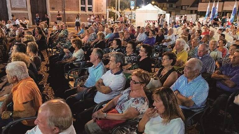 «Sanità pubblica e gratuita per tutti. No all'aumento dell'età pensionabile» «Sanità pubblica e gratuita per tutti. No all'aumento dell'età pensionabile»