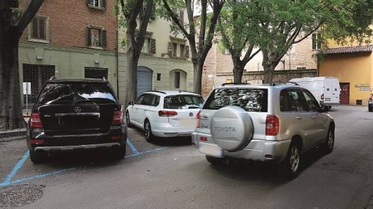 «Ridurre le tariffe dei parcheggi nel centro storico di Imola in tempi brevi» «Ridurre le tariffe dei parcheggi nel centro storico di Imola in tempi brevi»