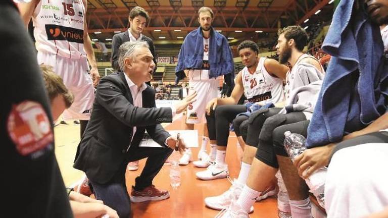 Ribaltone Unieuro Forlì, oggi il primo allenamento di Nicola Ribaltone Unieuro Forlì, oggi il primo allenamento di Nicola