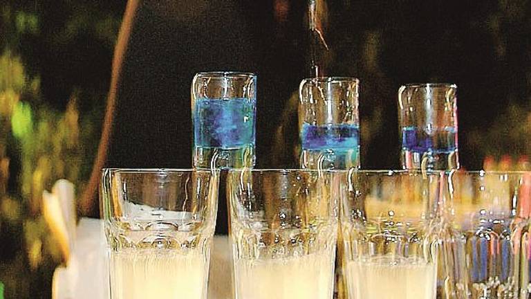 Molestie alle cameriere, barista a processo per violenza sessuale Molestie alle cameriere, barista a processo per violenza sessuale